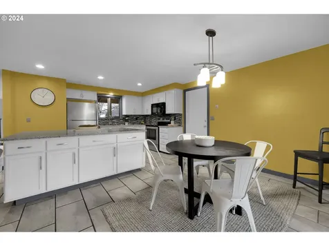 2202 Amirante Street Eugene OR 97402