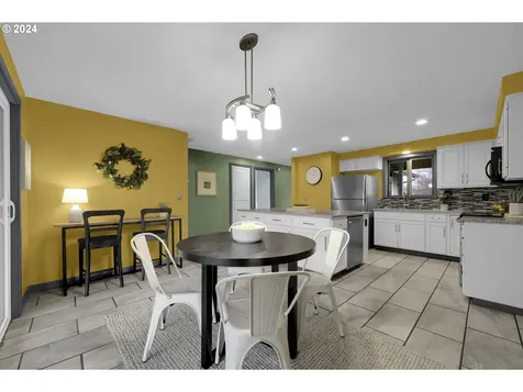 2202 Amirante Street Eugene OR 97402