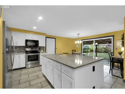 2202 Amirante Street Eugene OR 97402
