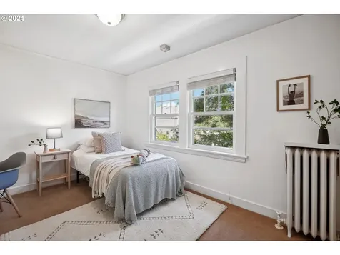 424 NE Laurelhurst Place Portland OR 97232