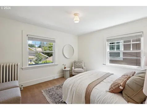 424 NE Laurelhurst Place Portland OR 97232