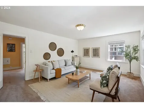 424 NE Laurelhurst Place Portland OR 97232