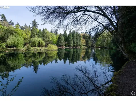 424 NE Laurelhurst Place Portland OR 97232