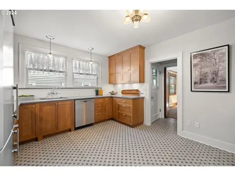 1715 Se 29th Avenue Portland OR 97214