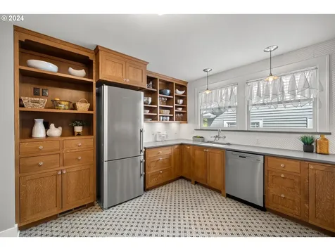 1715 Se 29th Avenue Portland OR 97214