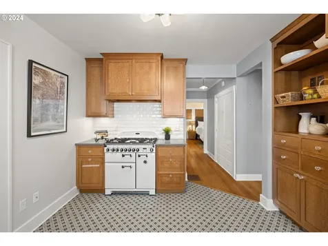 1715 Se 29th Avenue Portland OR 97214