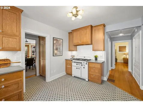 1715 Se 29th Avenue Portland OR 97214