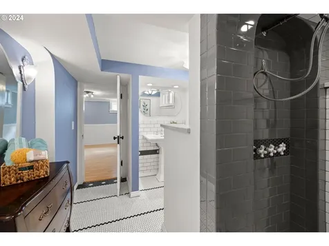 1715 Se 29th Avenue Portland OR 97214