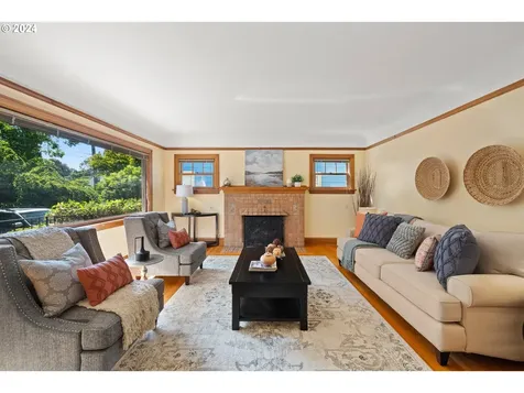 1715 Se 29th Avenue Portland OR 97214