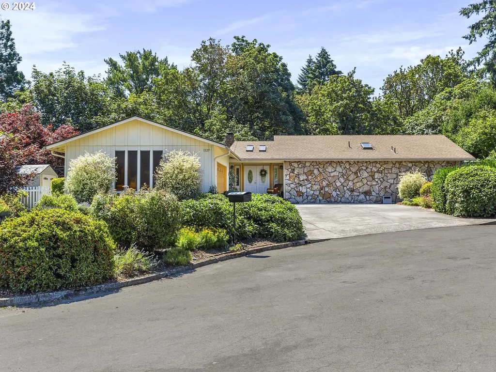 1127 Ne 126th Loop Vancouver WA 98685