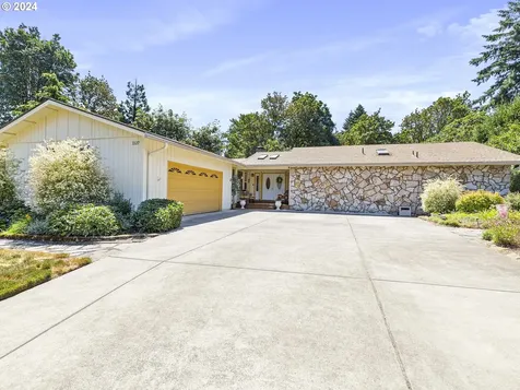 1127 Ne 126th Loop Vancouver WA 98685