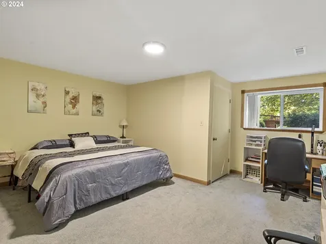1127 Ne 126th Loop Vancouver WA 98685