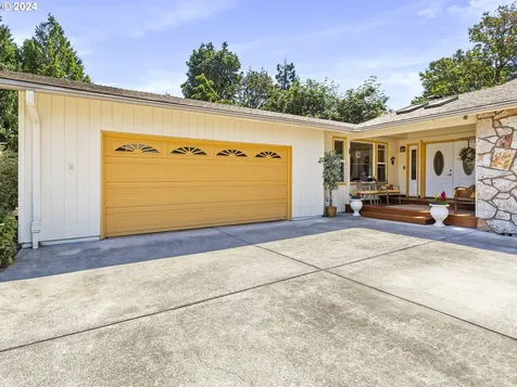 1127 Ne 126th Loop Vancouver WA 98685