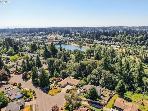 1127 Ne 126th Loop Vancouver WA 98685