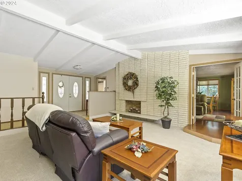 1127 Ne 126th Loop Vancouver WA 98685