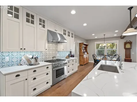 21080 Avery Lane Bend OR 97702