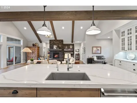 21080 Avery Lane Bend OR 97702