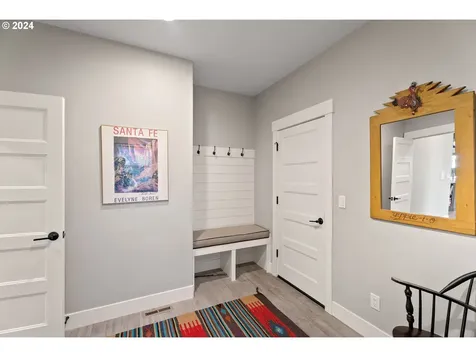 21080 Avery Lane Bend OR 97702