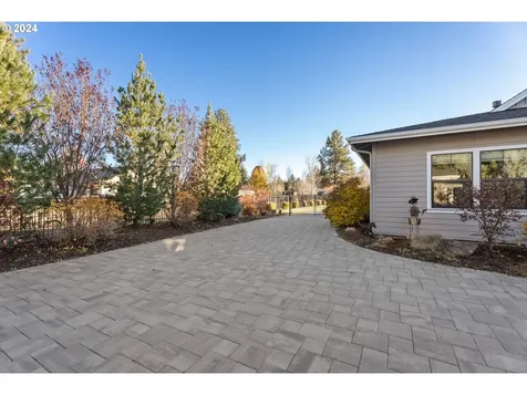 21080 Avery Lane Bend OR 97702