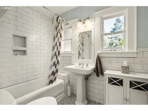 3029 Sw Sunset Boulevard Portland OR 97239