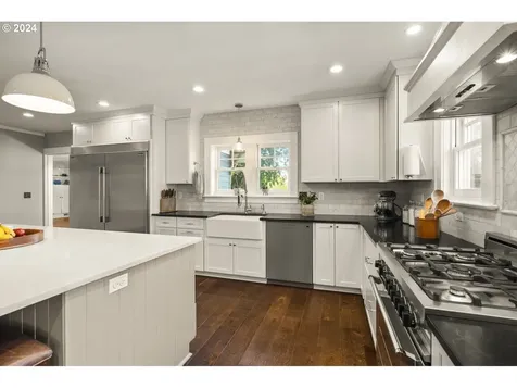 3029 Sw Sunset Boulevard Portland OR 97239