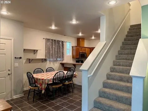 1637 Riley Lane Eugene OR 97402