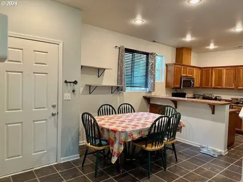 1637 Riley Lane Eugene OR 97402