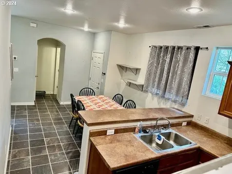 1637 Riley Lane Eugene OR 97402