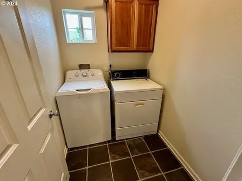 1637 Riley Lane Eugene OR 97402