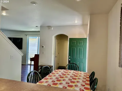 1637 Riley Lane Eugene OR 97402