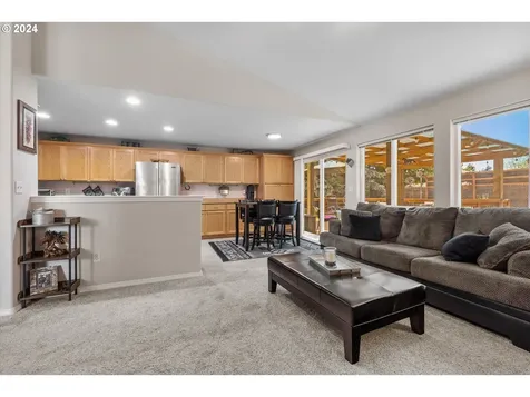 2056 Nw 20th Court Redmond OR 97756