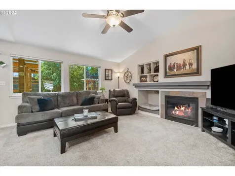 2056 Nw 20th Court Redmond OR 97756