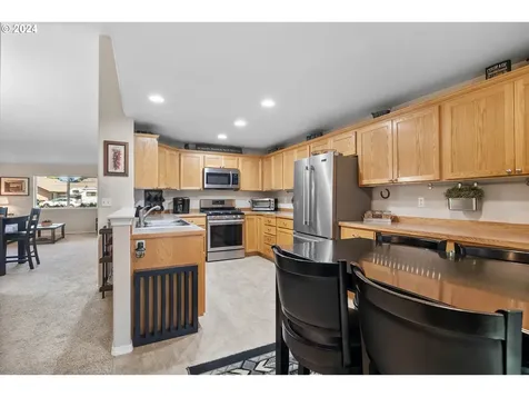 2056 Nw 20th Court Redmond OR 97756