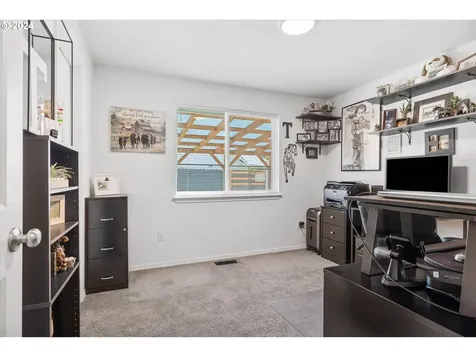 2056 Nw 20th Court Redmond OR 97756