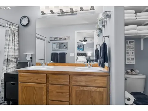 2056 Nw 20th Court Redmond OR 97756