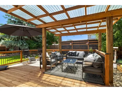 2056 Nw 20th Court Redmond OR 97756