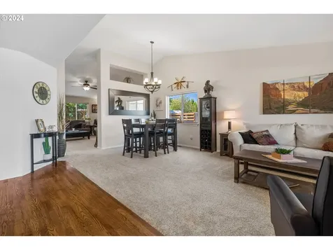 2056 Nw 20th Court Redmond OR 97756