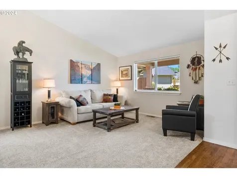 2056 Nw 20th Court Redmond OR 97756