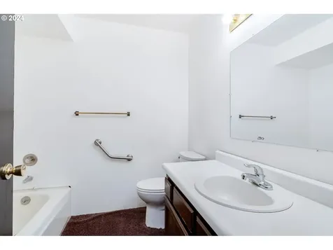 10705 Ne Fox Farm Road Dundee OR 97115