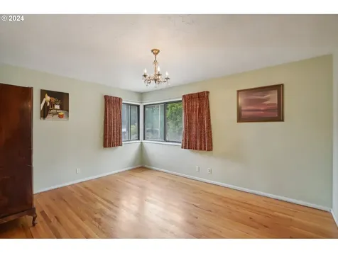 4768 Sw Iowa Street Portland OR 97221