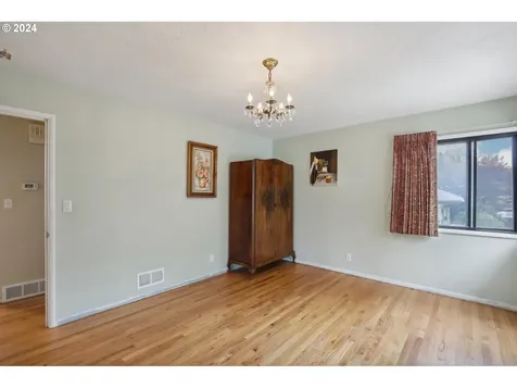 4768 Sw Iowa Street Portland OR 97221