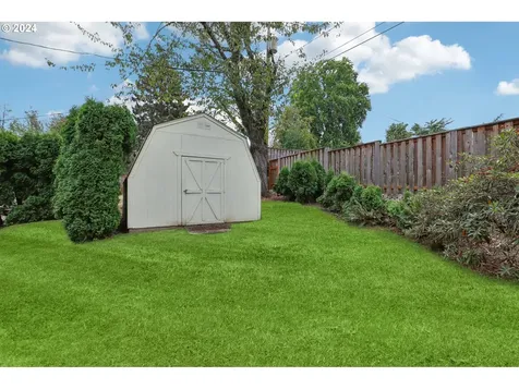 4768 Sw Iowa Street Portland OR 97221
