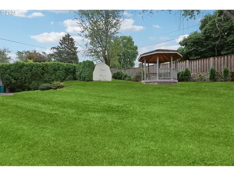 4768 Sw Iowa Street Portland OR 97221