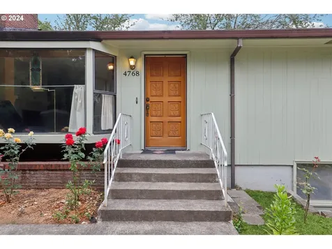 4768 Sw Iowa Street Portland OR 97221
