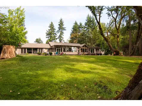 1802 Fisher Road Roseburg OR 97471