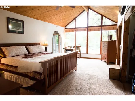 1802 Fisher Road Roseburg OR 97471