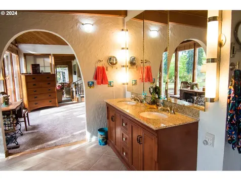 1802 Fisher Road Roseburg OR 97471