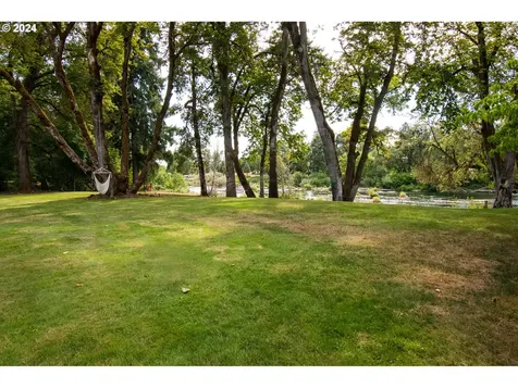 1802 Fisher Road Roseburg OR 97471