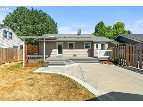 4423 Se 45th Avenue Portland OR 97206