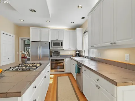 6950 Sw Netarts Court Beaverton OR 97007